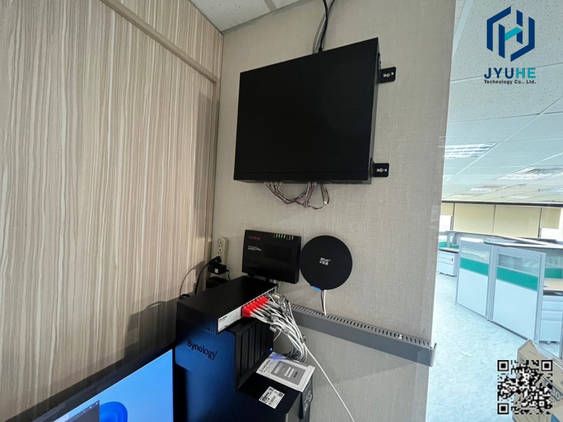 台中南區辦公室弱電工程｜忠明南路機房整線、SERVER NAS 防火牆安裝規劃推薦