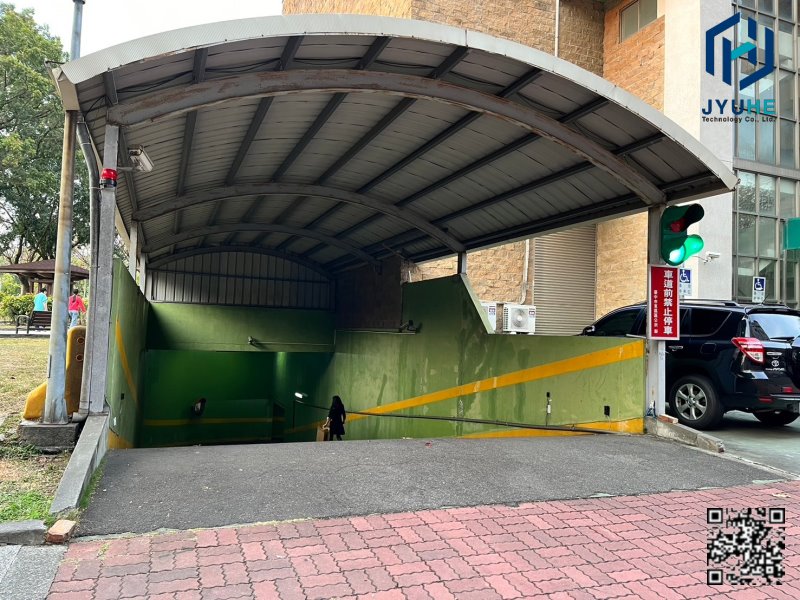 社區大樓與透天別墅車道紅綠燈與警示燈安裝差異解析｜規劃、佈線、維修與安裝服務全指南