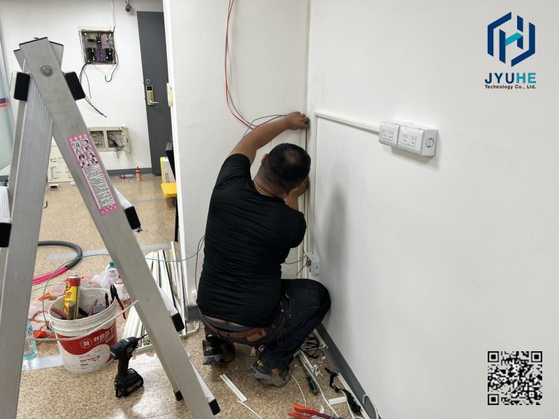 台中西區教學教育中心|辦公室弱電安裝、電話網路系統搬遷與機櫃整理工程服務 台中西區教學教育中心|辦公室弱電安裝、電話網路系統搬遷與機櫃整理工程服務