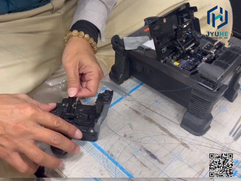 光纖與 IP CAM 監控機櫃安裝成果報告台中 豐原區-某科技機械生產公司光纖網路/監視系統及機櫃 光纖與 IP CAM 監控機櫃安裝成果報告台中 豐原區-某科技機械生產公司光纖網路/監視系統及機櫃