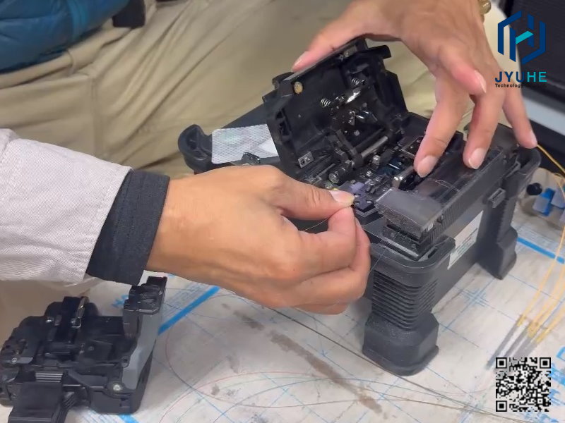 光纖與 IP CAM 監控機櫃安裝成果報告台中 豐原區-某科技機械生產公司光纖網路/監視系統及機櫃 光纖與 IP CAM 監控機櫃安裝成果報告台中 豐原區-某科技機械生產公司光纖網路/監視系統及機櫃