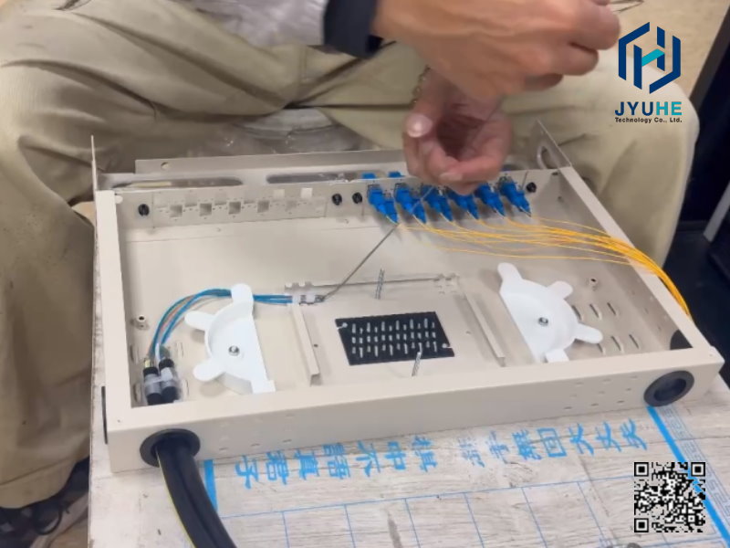 光纖與 IP CAM 監控機櫃安裝成果報告台中 豐原區-某科技機械生產公司光纖網路/監視系統及機櫃 光纖與 IP CAM 監控機櫃安裝成果報告台中 豐原區-某科技機械生產公司光纖網路/監視系統及機櫃